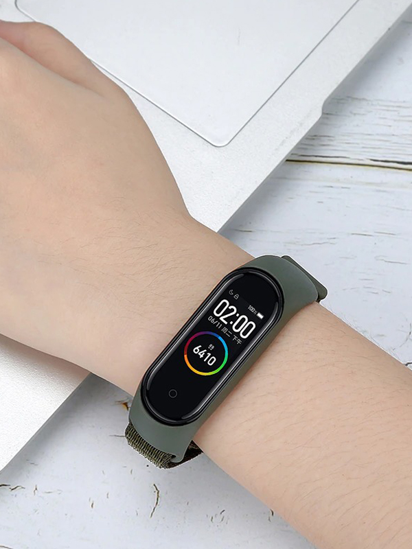 Светло-розовый