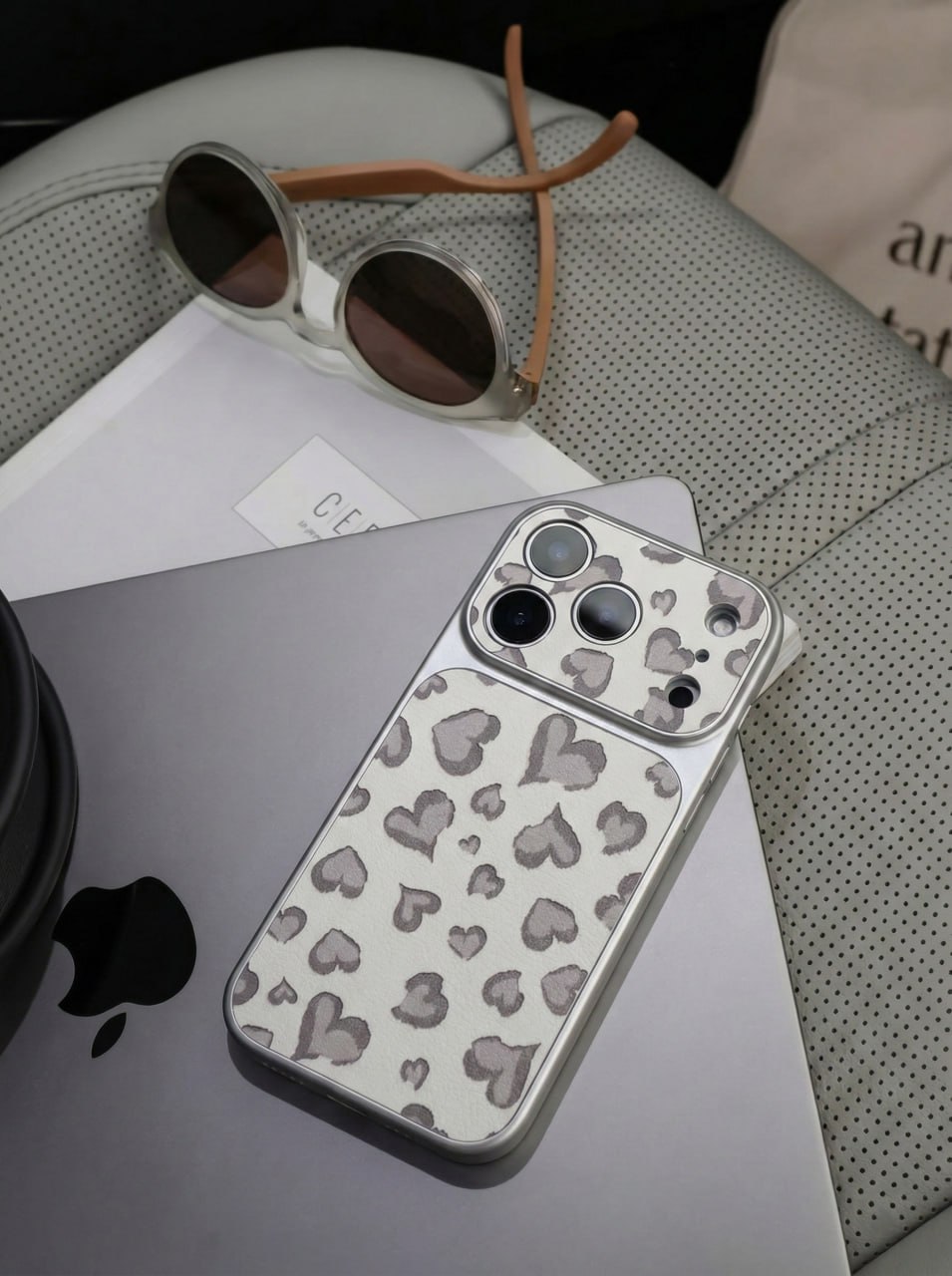 Чехол для iPhone 17 Leoheart PC+силикон